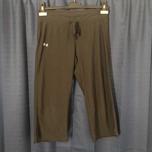 Women’s Under Armour Cropped Yoga Pants Sz XS